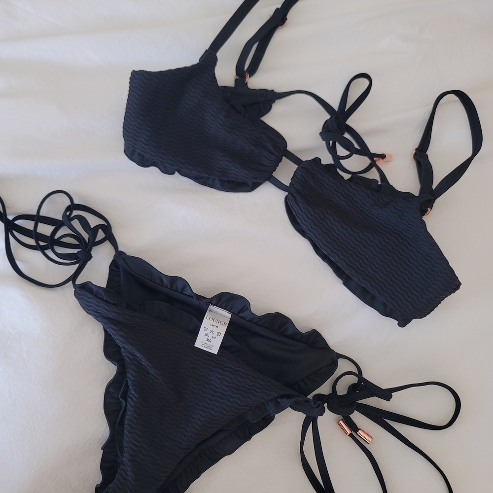 Lounge Hawaii Textured Bikini Set